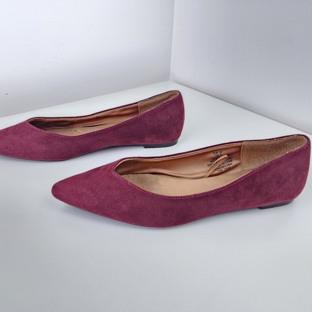 H&M faux suede red flats like new size 6
